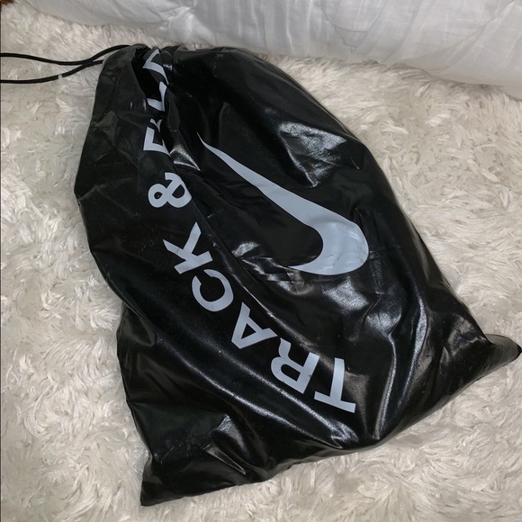 nike track spike bag